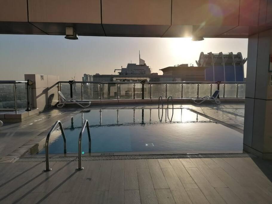 Delux Marina The Bay 5 Min Jbr & 3 Min To Tram Station Apartment Dubai